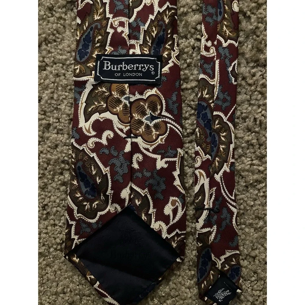 Burberry Of London Neckwear Tie Red Paisley Flower Pattern USA 100% Silk JBHS